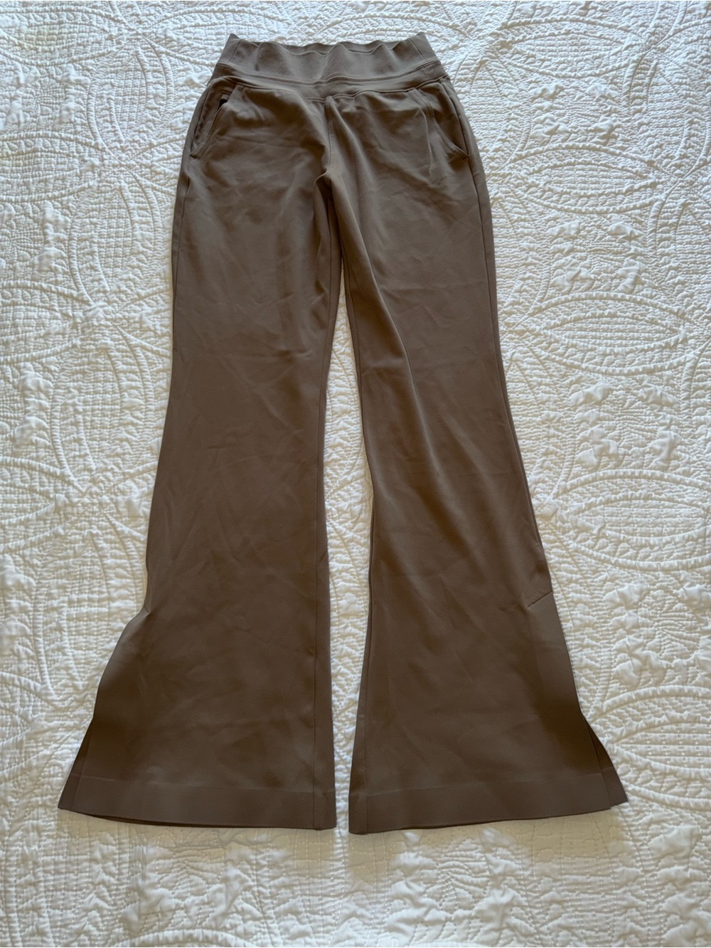 ATHLETA Venice Flare Pant Khaki  Brown Zip Pocket Stretch Size XS TP PRE OWNED